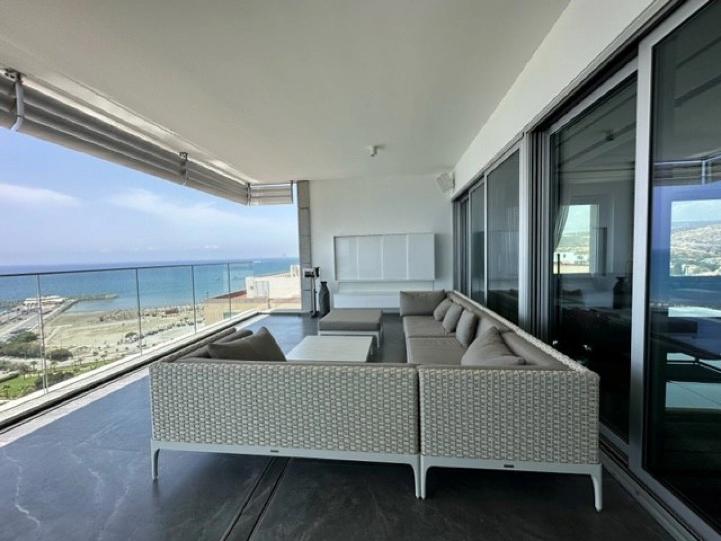 3 Bedroom Apartment for Rent in Amathounta, Limassol District