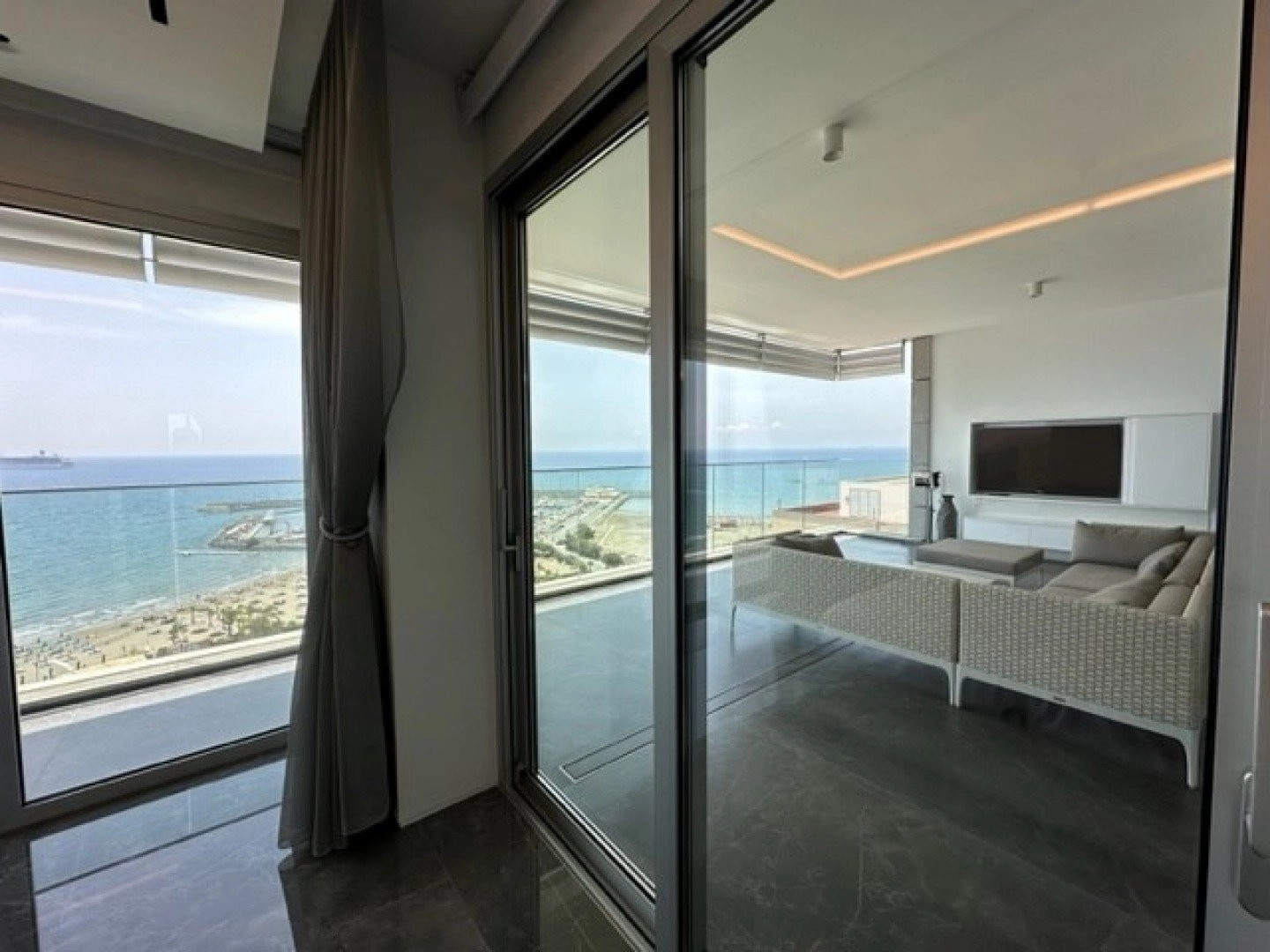 3 Bedroom Apartment for Rent in Amathounta, Limassol District