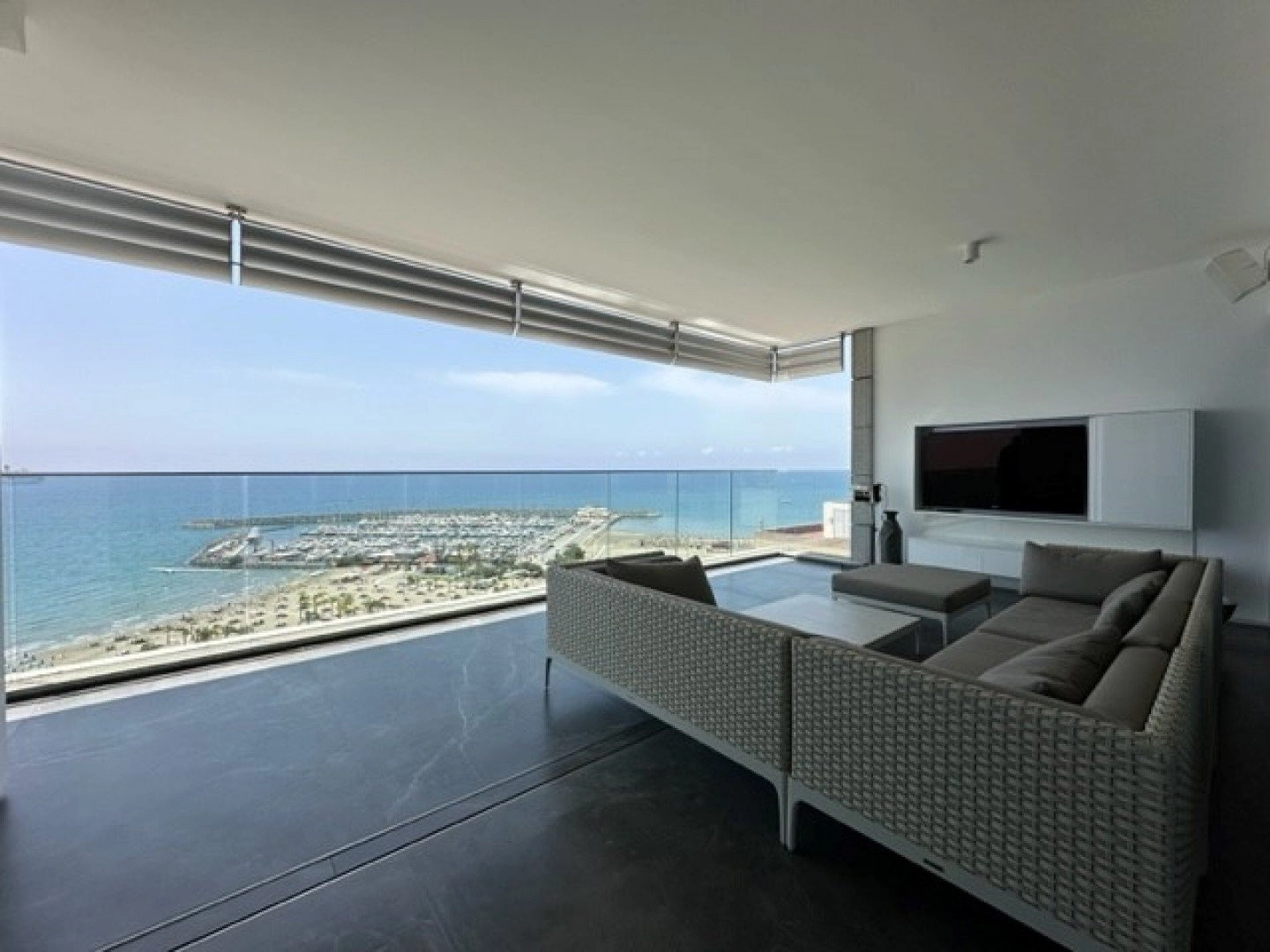 3 Bedroom Apartment for Rent in Amathounta, Limassol District