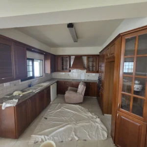 260m² Office for Rent