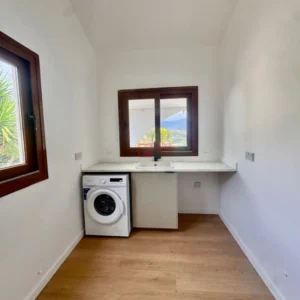 5 Bedroom House for Sale in Foinikaria, Limassol District