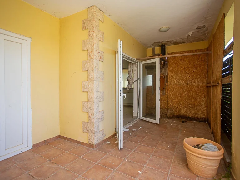Cheap Houses and Villas for Sale Paphos up to 300000 euro