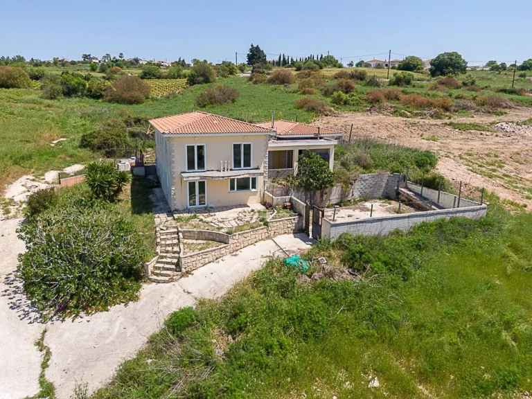 Cheap Houses and Villas for Sale Paphos up to 300000 euro
