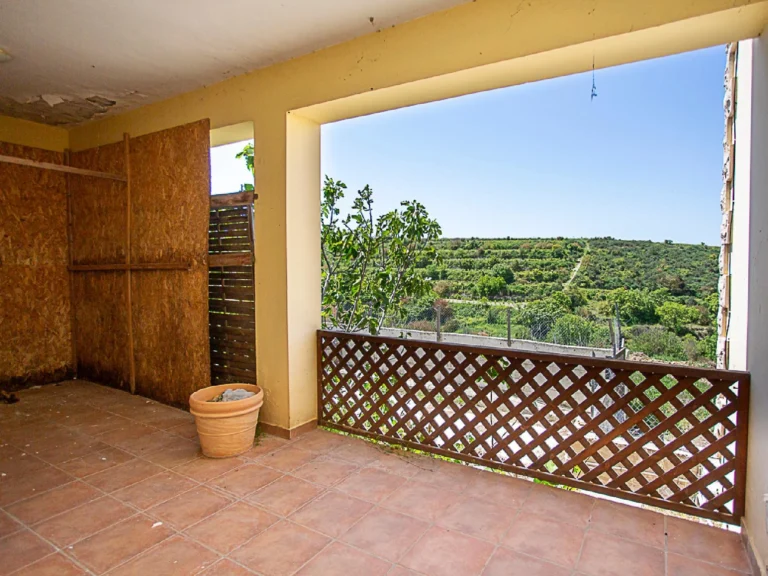 Cheap Houses and Villas for Sale Paphos up to 300000 euro