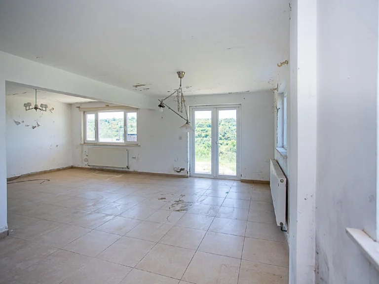 Cheap Houses and Villas for Sale Paphos up to 300000 euro
