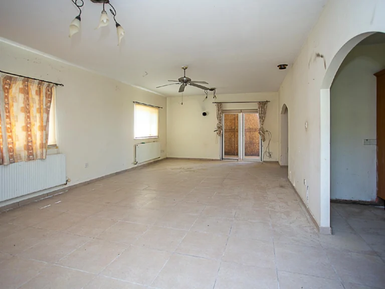 Cheap Houses and Villas for Sale Paphos up to 300000 euro