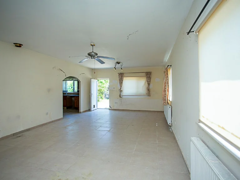 Cheap Houses and Villas for Sale Paphos up to 300000 euro
