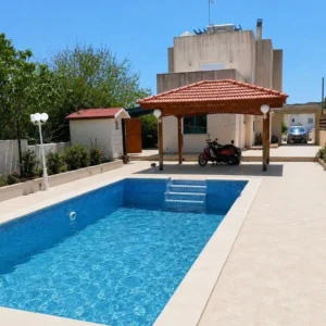 4 Bedroom House for Sale in Agios Tychonas, Limassol District