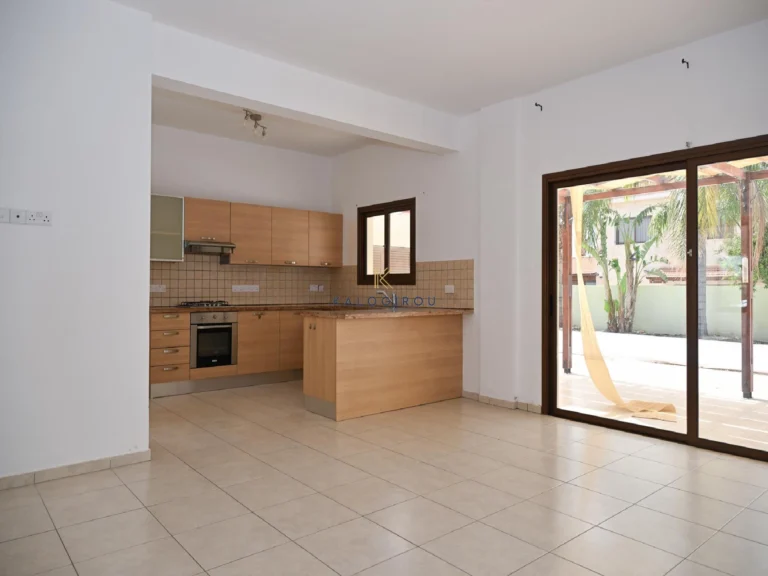 Cheap Houses and Villas for Sale Larnaca up to 300000 euro