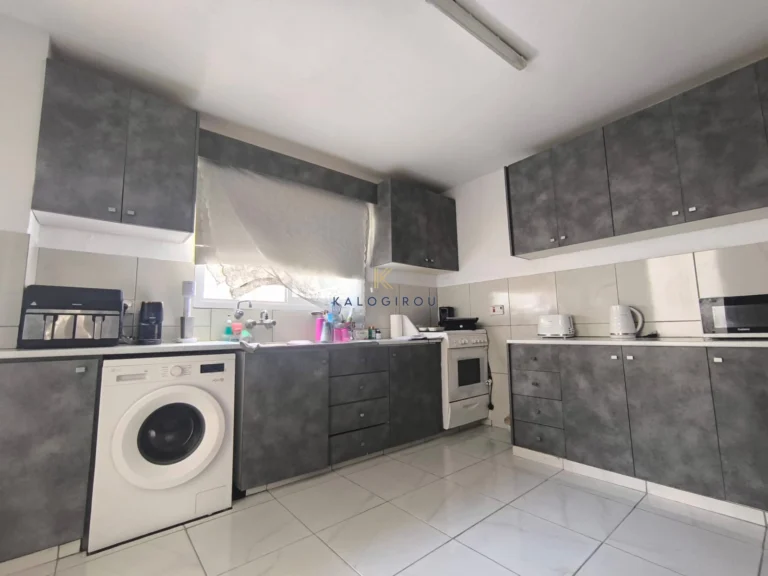 Cheap Houses and Villas for Sale Larnaca up to 300000 euro