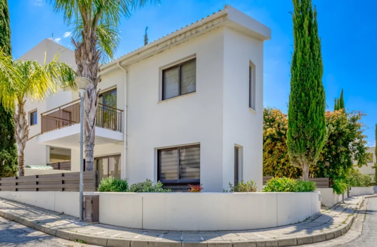 Cheap Houses and Villas for Sale Larnaca up to 200000 euro