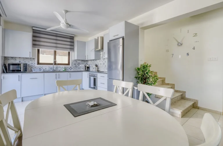 Cheap Houses and Villas for Sale Larnaca up to 200000 euro