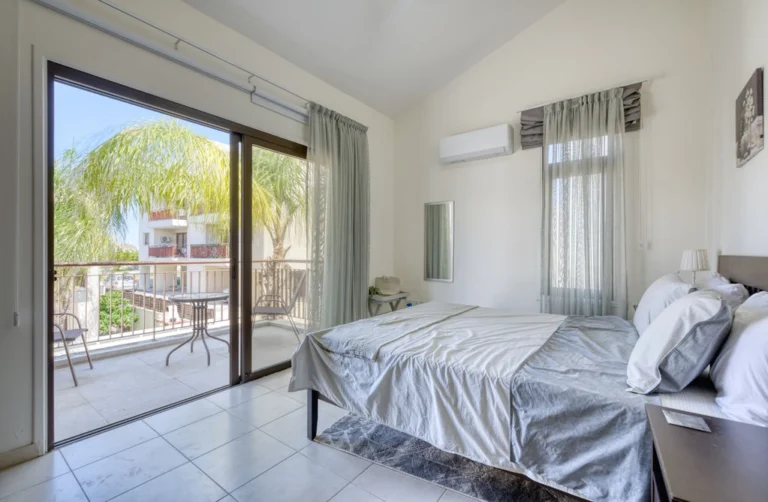 Cheap Houses and Villas for Sale Larnaca up to 200000 euro