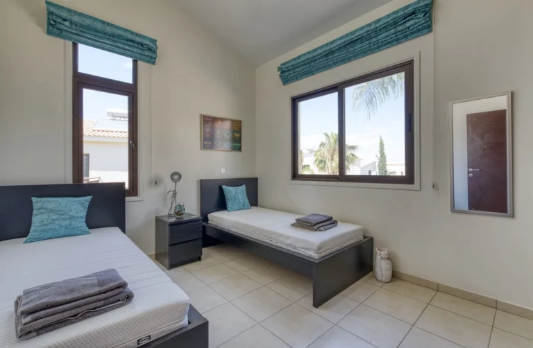 Cheap Houses and Villas for Sale Larnaca up to 200000 euro