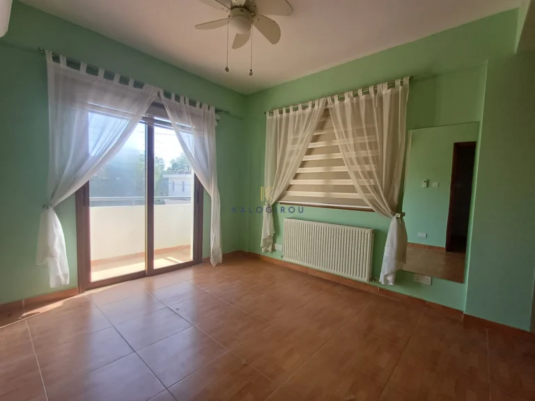 Cheap Houses and Villas for Sale Larnaca up to 400000 euro