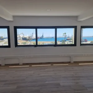 183m² Office for Rent