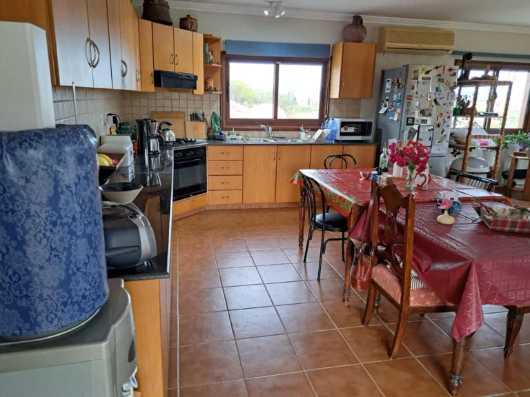 Cheap Houses and Villas for Sale Nicosia up to 600000 euro