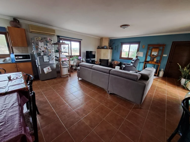 Cheap Houses and Villas for Sale Nicosia up to 600000 euro