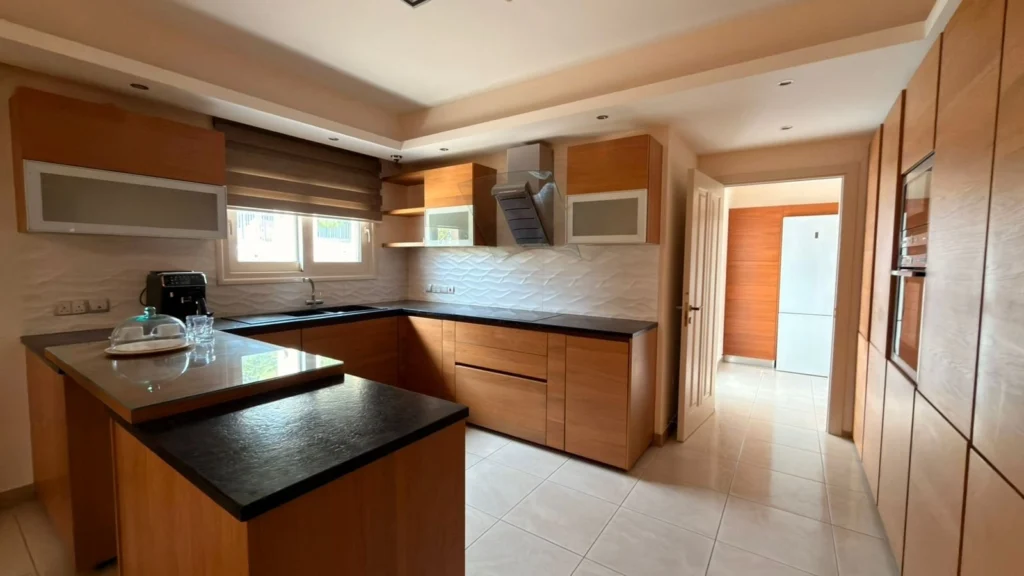 6+ Bedroom House for Rent in Germasogeia, Limassol District