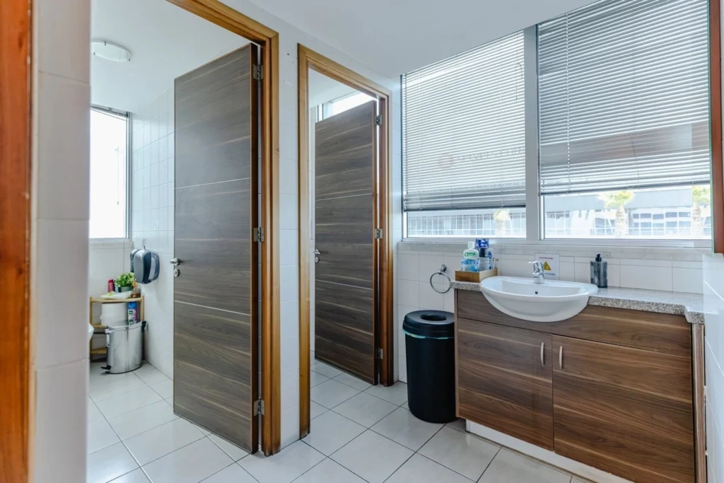 809m² Office for Rent in Limassol – Linopetra