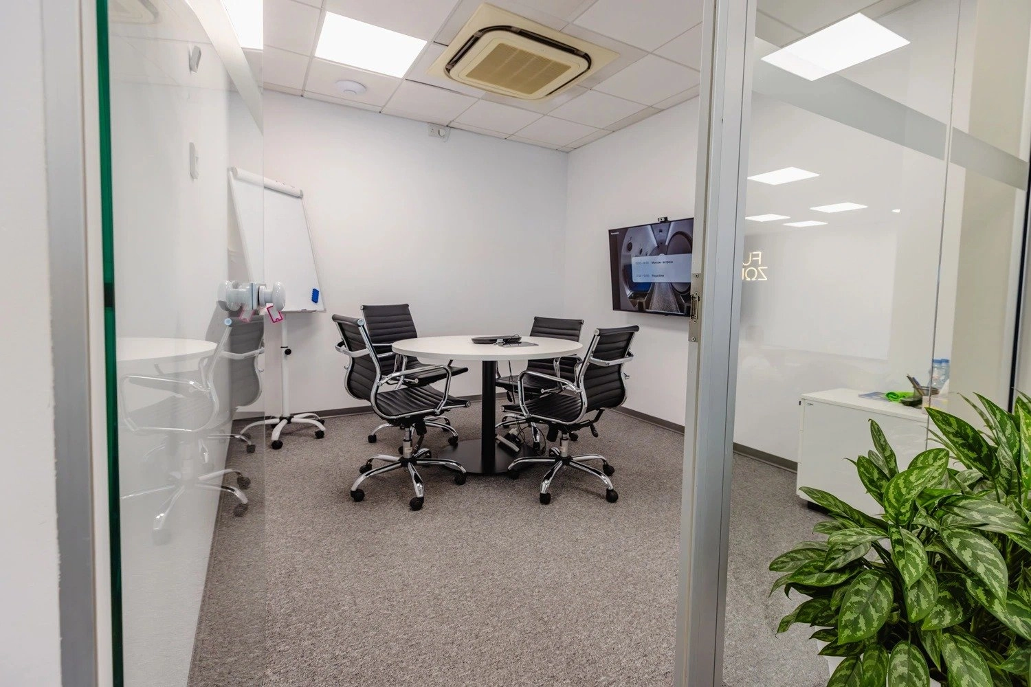 809m² Office for Rent in Limassol – Linopetra