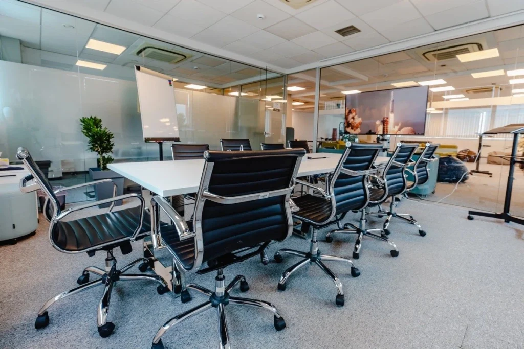 809m² Office for Rent in Limassol – Linopetra