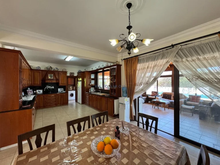 Cheap Houses and Villas for Sale Larnaca up to 1000000 euro