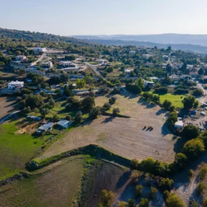9,301m² Plot for Sale in Simou, Paphos District