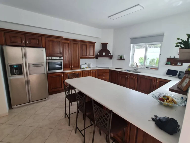 Cheap Houses and Villas for Sale Larnaca up to 1000000 euro