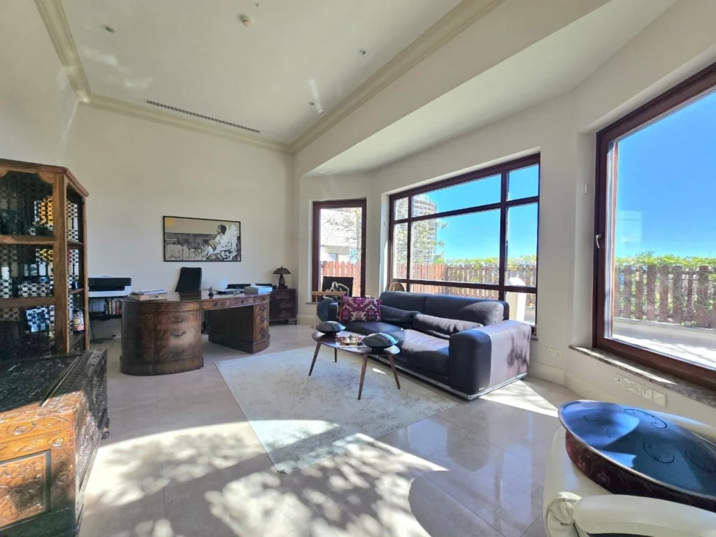 6+ Bedroom House for Sale in Agios Tychonas, Limassol District