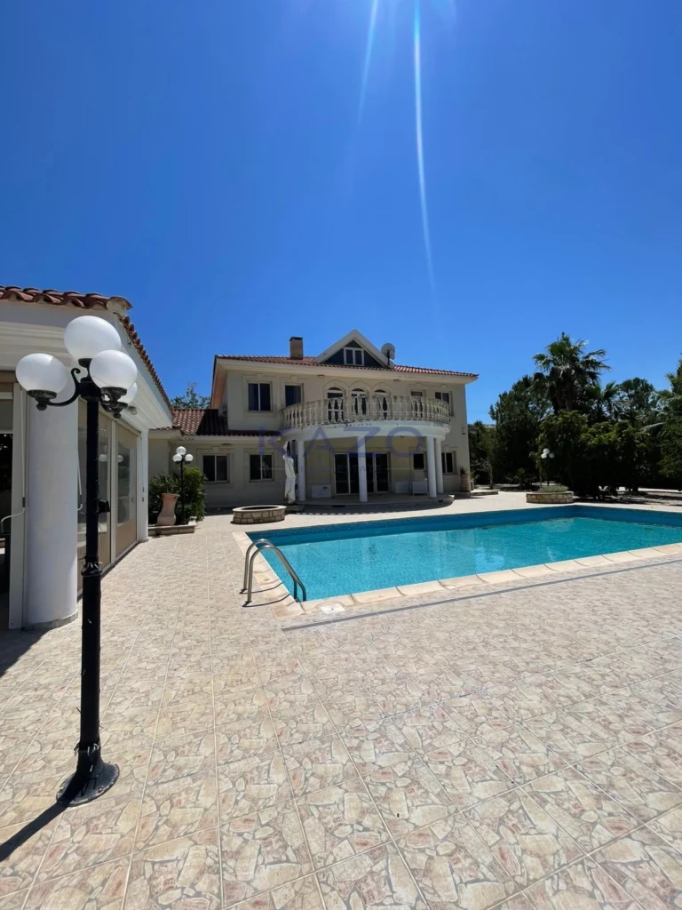 5 Bedroom House for Sale in Pyrgos Lemesou, Limassol District