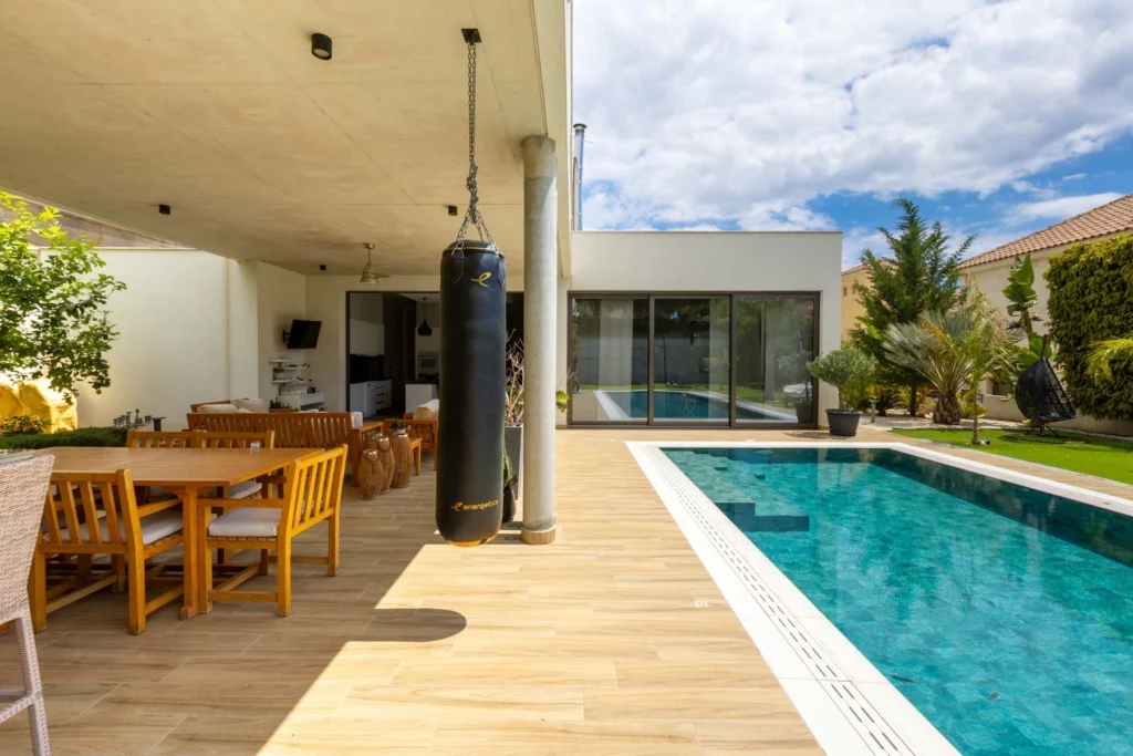 4 Bedroom House for Sale in Limassol – Agios Athanasios