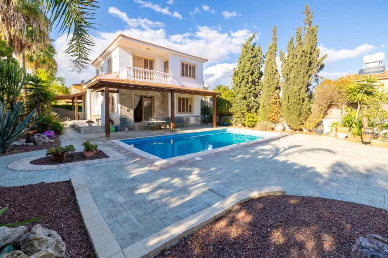 Cheap Houses and Villas for Sale Larnaca up to 700000 euro