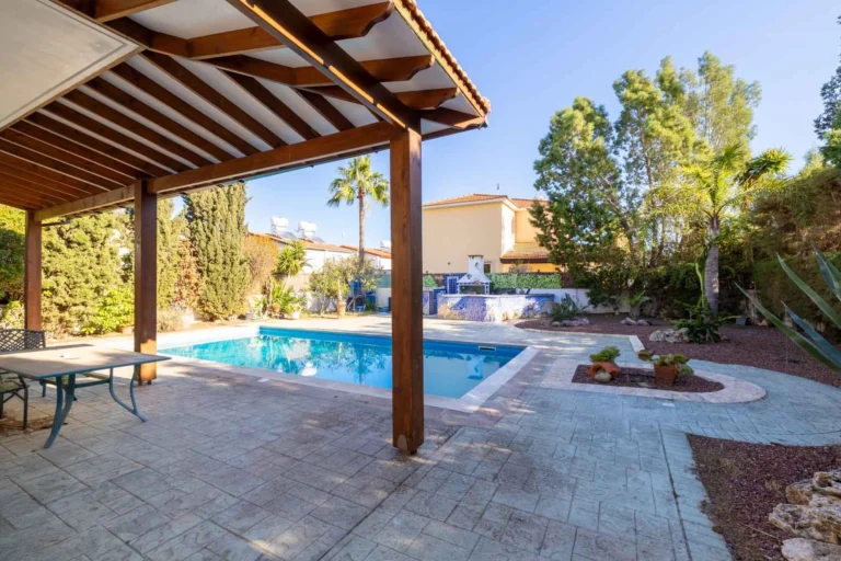 Cheap Houses and Villas for Sale Larnaca up to 700000 euro
