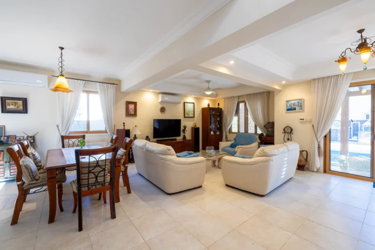 Cheap Houses and Villas for Sale Larnaca up to 700000 euro