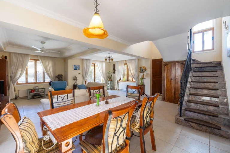 Cheap Houses and Villas for Sale Larnaca up to 700000 euro