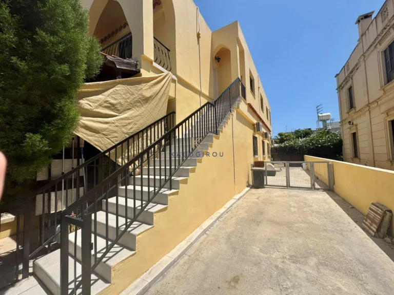 Cheap Houses and Villas for Sale Larnaca up to 500000 euro