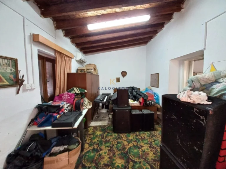 Cheap Houses and Villas for Sale Larnaca up to 300000 euro