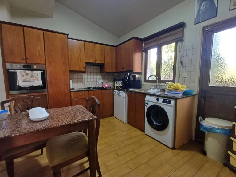 Cheap Houses and Villas for Sale Larnaca up to 700000 euro
