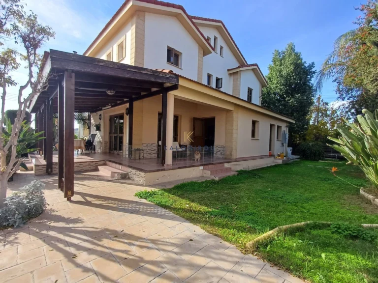Cheap Houses and Villas for Sale Larnaca up to 700000 euro
