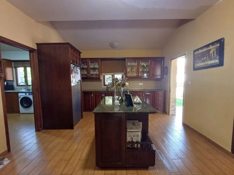 Cheap Houses and Villas for Sale Larnaca up to 700000 euro