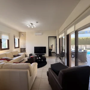 3 Bedroom House for Sale in Palodeia, Limassol District