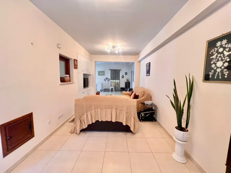 Cheap Houses and Villas for Sale Larnaca up to 800000 euro