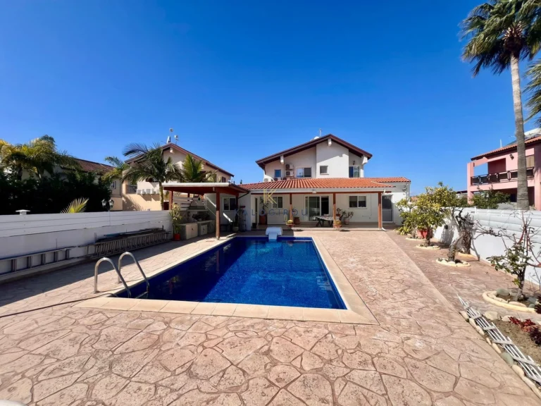Cheap Houses and Villas for Sale Larnaca up to 800000 euro