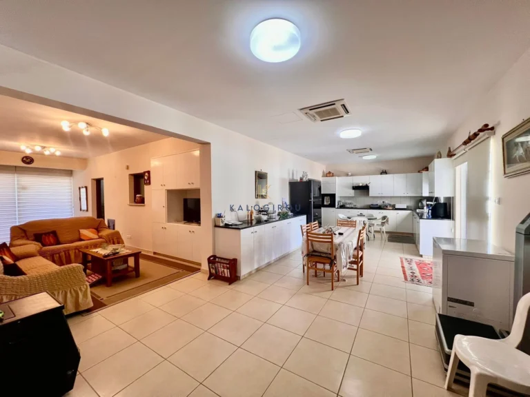 Cheap Houses and Villas for Sale Larnaca up to 800000 euro