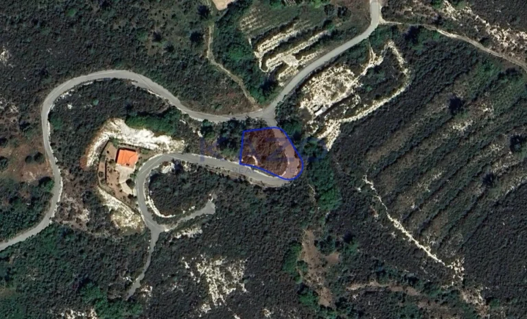 989m² Plot for Sale in Trimiklini, Limassol District