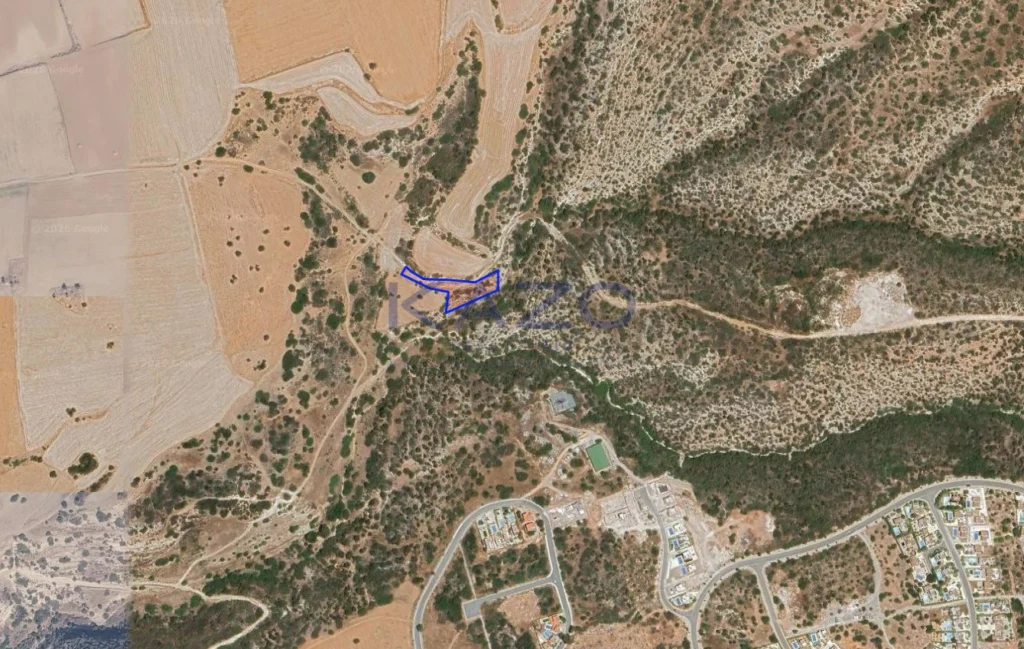 3,011m² Plot for Sale in Paphos District