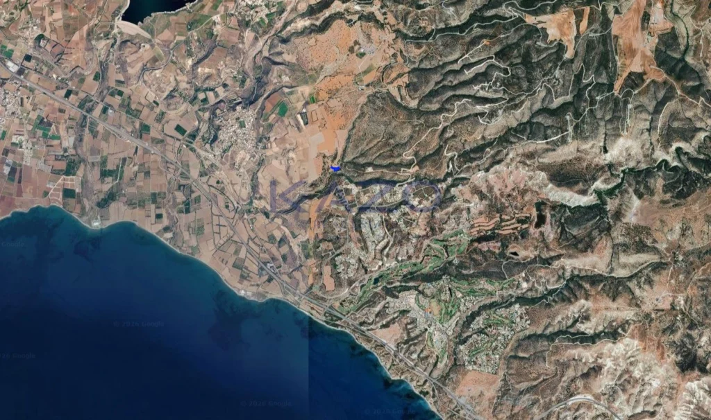 3,011m² Plot for Sale in Paphos District