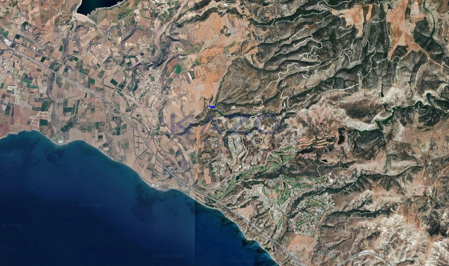 3,011m² Plot for Sale in Paphos District