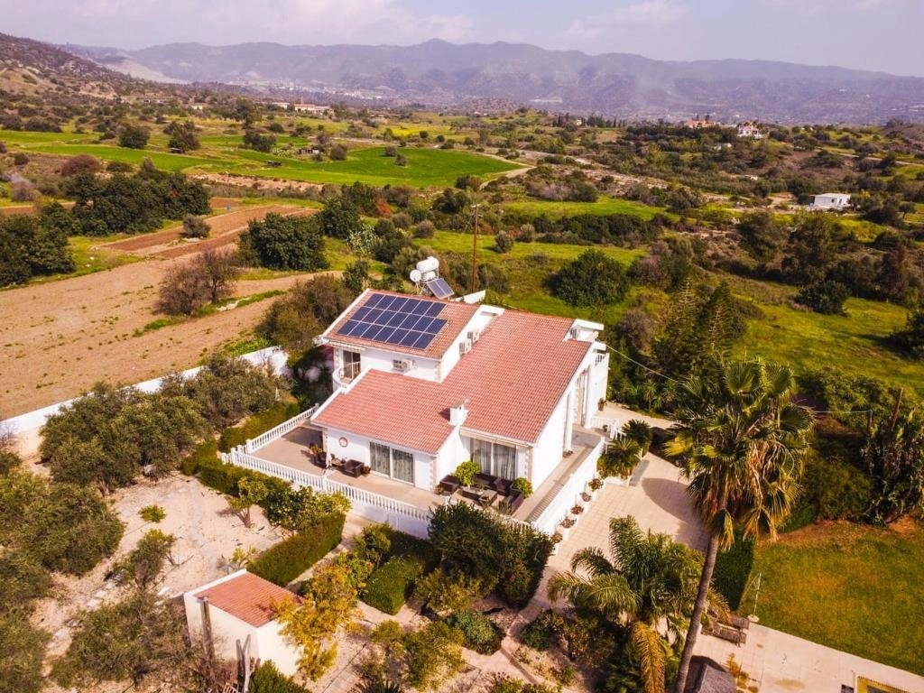 4 Bedroom House for Rent in Parekklisia, Limassol District